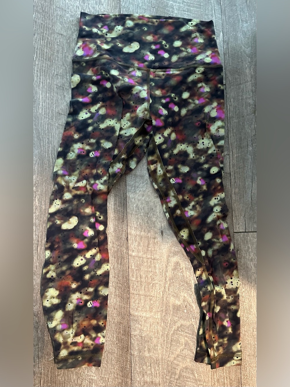 Lululemon women’s Active Leggings Capri in Olive Multi buttery soft size 4 - Picture 2 of 4